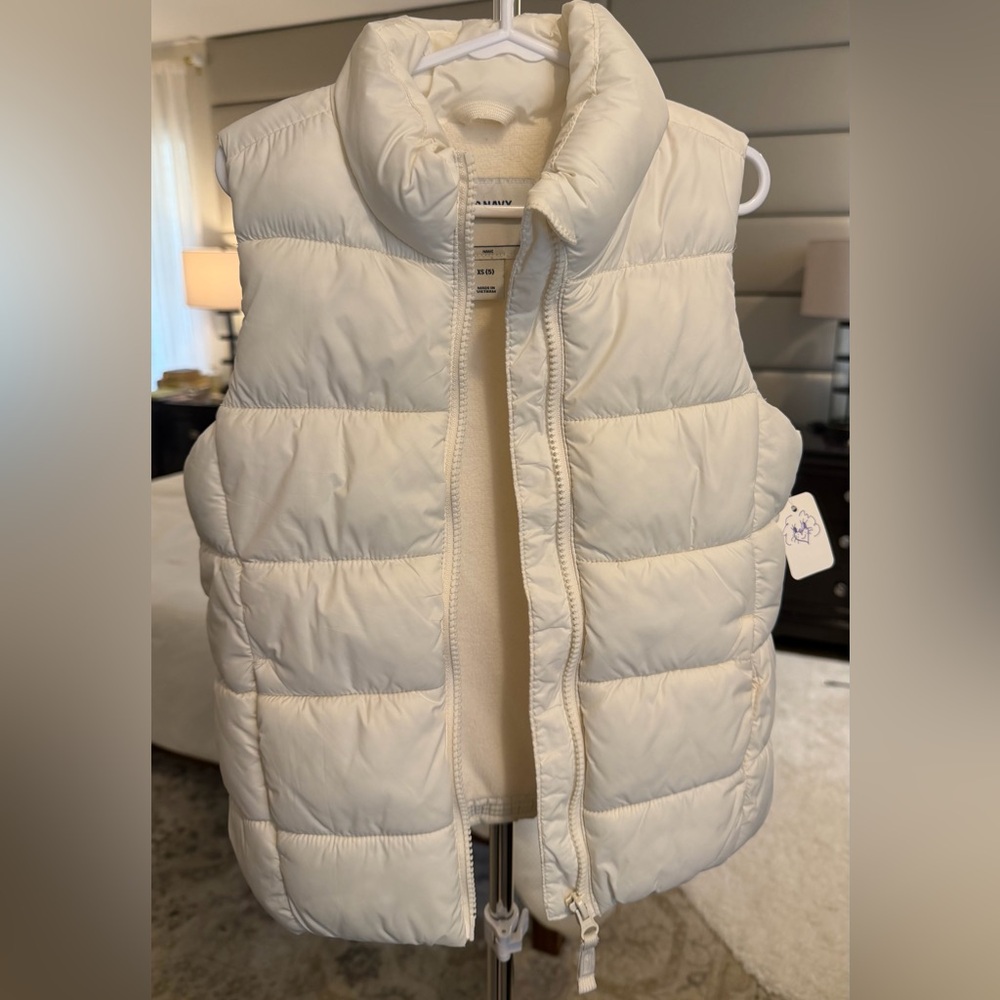 Old Navy White Puffer Vest for Kids